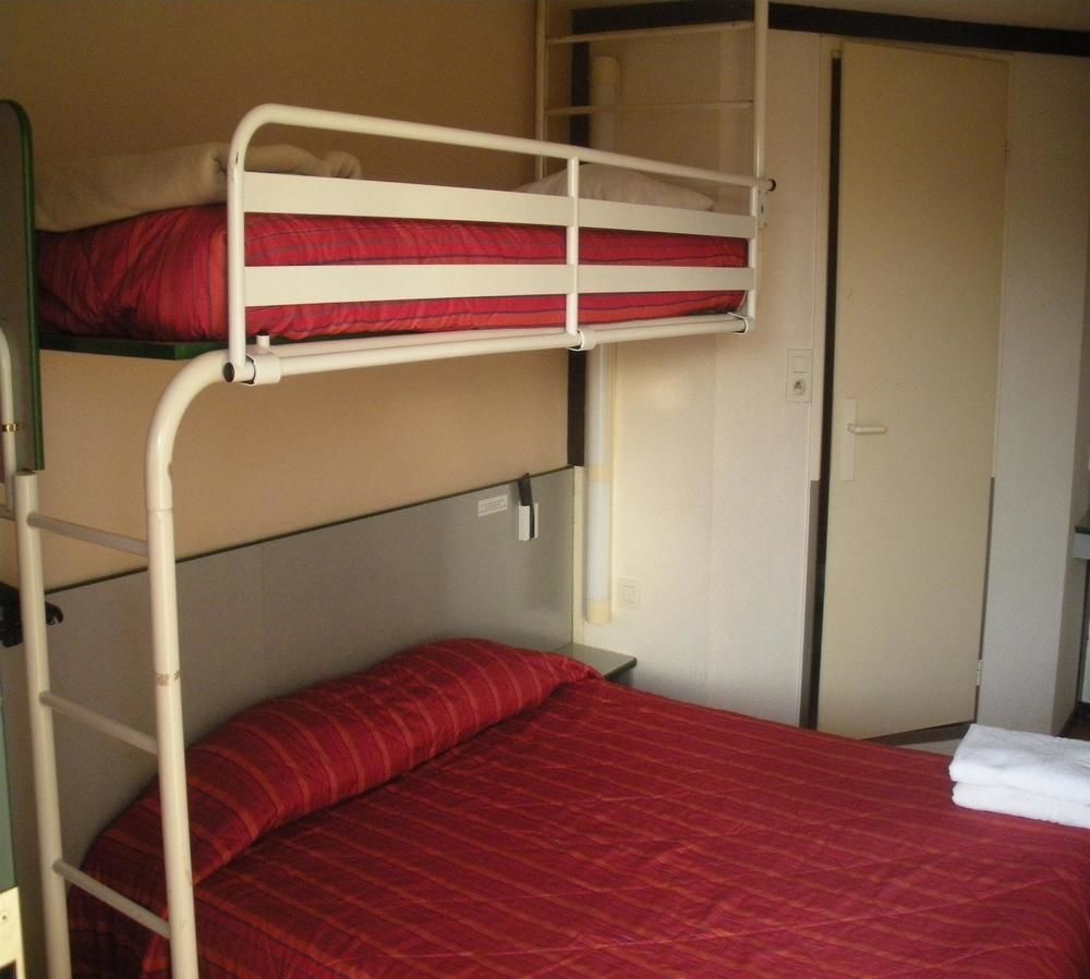 Premiere Classe Évreux Kültér fotó A bunk bed