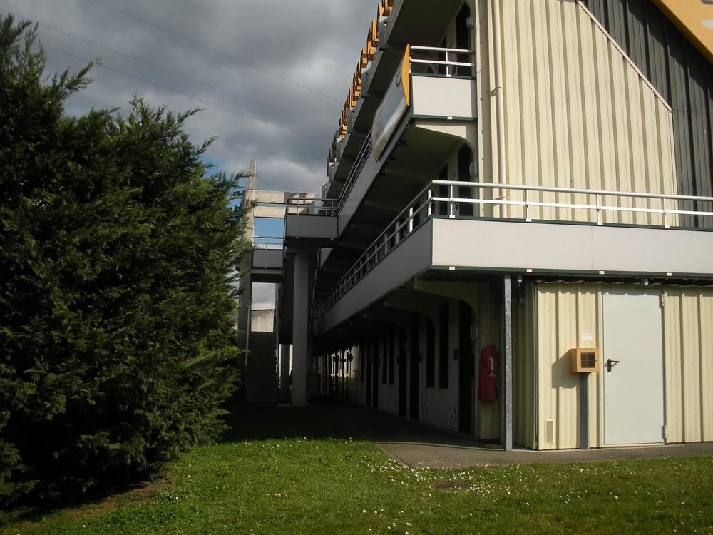 Premiere Classe Évreux Kültér fotó The "Maison du Savoir"