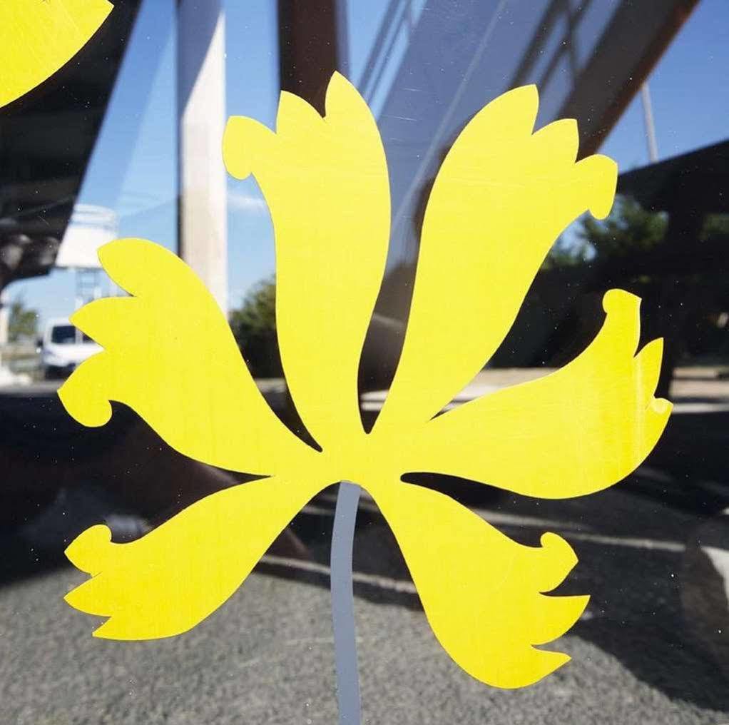 Premiere Classe Évreux Kültér fotó Yellow star